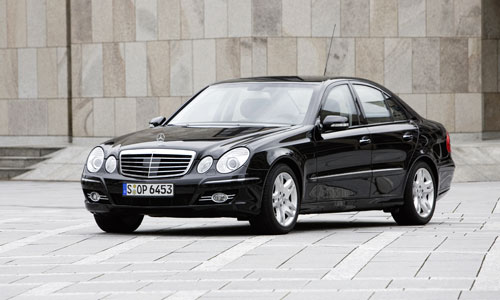 Заводской бронированный автомобиль
Mercedes-Benz E500 W211 Guard