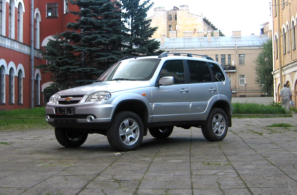 Инкассаторский броневик на базе шасси Chevrolet Niva