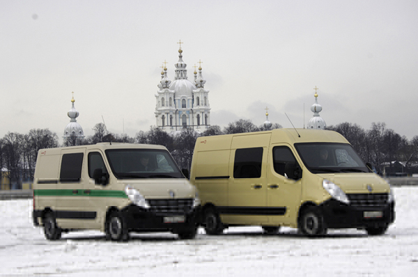 Лаура 19775 на базе шасси Renault Master